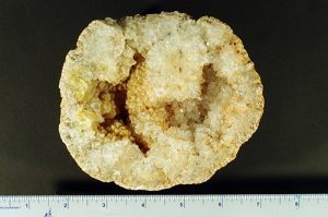 Keokuk geode yellowish-white chalcedony