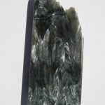 Polished clinochlore