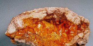 Wulfenite pocket