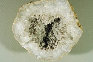 Keouk geode half with chalcedony coating