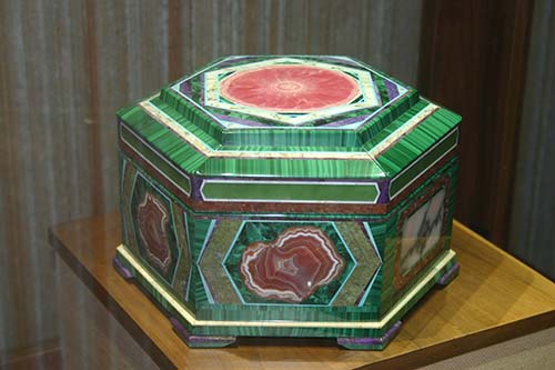 Malachite gem box