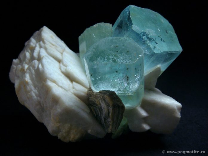 Aquamarine on albite