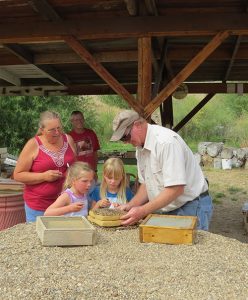 Demonstrating how to screen for garnets