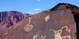 how-were-petroglyphs-made