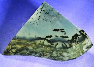 Unsealed fractures on Montana agate