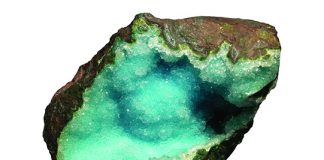 Chrysocolla with quartz