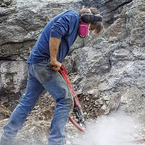 DMG1 ZoltanDigging Zoltan Matolcsy