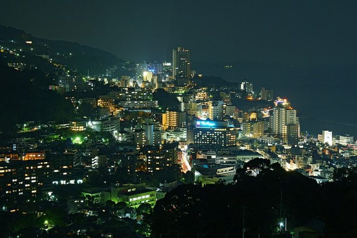 800px-181122_Atami_Onsen_Shizuoka_pref_Japan02s