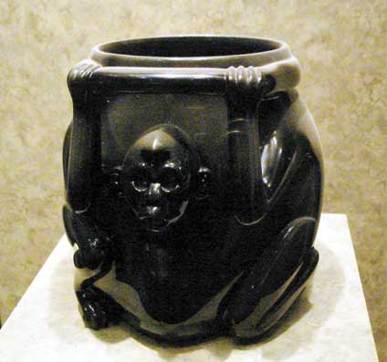 Obsidian-Monkey-Vase-1 obsidian-monkey-vase