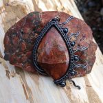 wire-wrapping-jewelry-artist