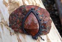 wire-wrapping-jewelry-artist