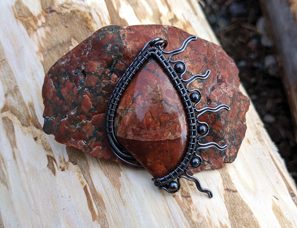 wire-wrapping-jewelry-artist