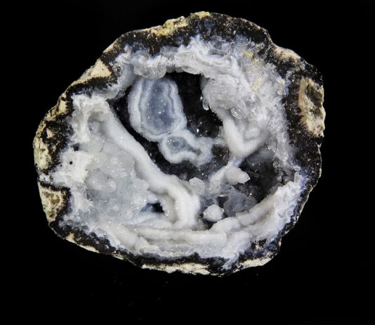 trancas geode specimen with crystals