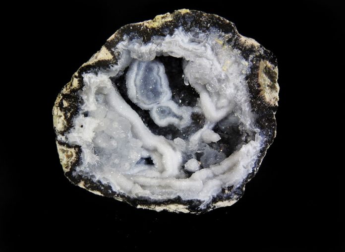 geodes-with-crystals