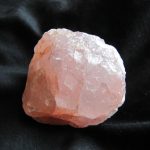 Rose Quartz vs. Pink Quartz rose-quartz-pink-quartz