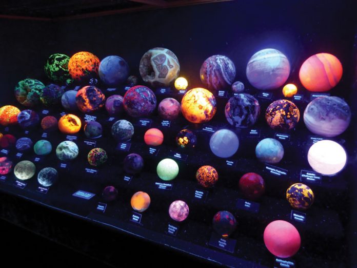 Mineral Spheres fluorescent-minerals
