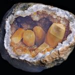 calcite is identified in this keokuk geode