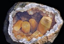 calcite is identified in this keokuk geode
