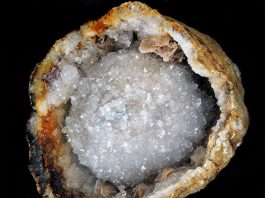 How to Identify Quartz Crystals quartz mineral identification