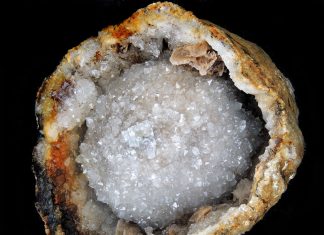 How to Identify Quartz Crystals quartz mineral identification