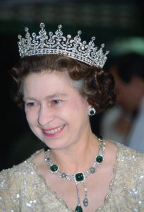 queen-elizabeth-jewels