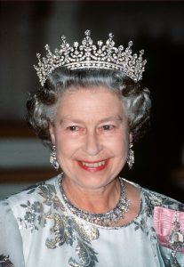 queen-elizabeth-jewels