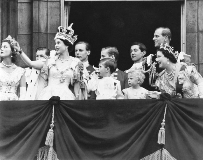 Queen-Elizabeth-Coronation-Celebration queen-elizabeth-jewels