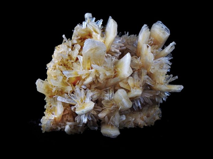 Australian Selenite Crystal selenite-properties