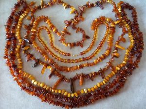 orange-rocks-and-gemstones