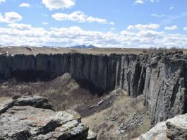 dramatic laccolith cliffs of lost lake at shonkin sag, montana