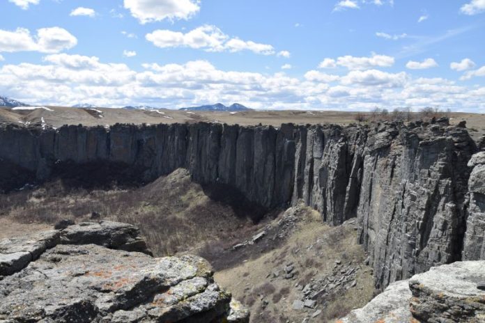 Shonkinite dramatic laccolith cliffs of lost lake at shonkin sag, montana