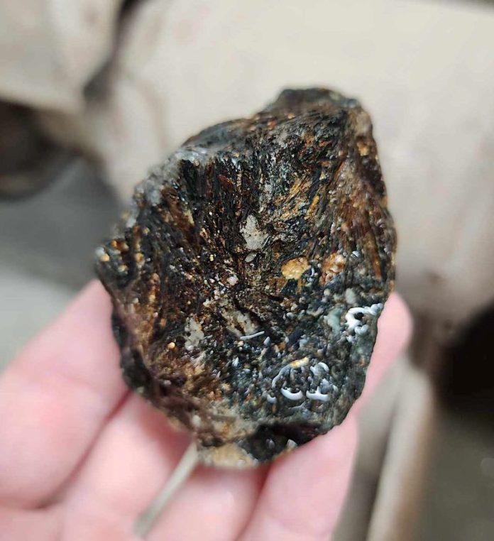 Astrophyllite astrophyllite