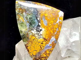california magnesite plasma agate specimen