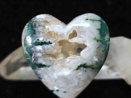 bedazzled blue seam agate heart-shaped cabochon