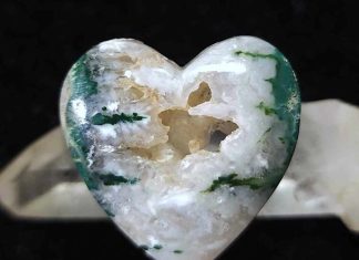 bedazzled blue seam agate heart-shaped cabochon