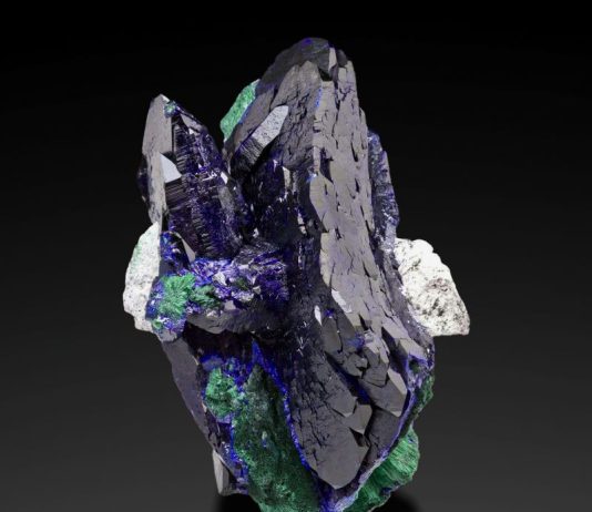 dramatic Millpillas specimen with intense blue color in its large crystals and malachite underneath