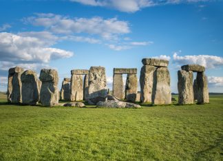 Stonehenge: Geology & Mystery stonehenge view from a distance