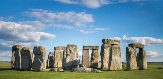 Stonehenge: Geology & Mystery stonehenge view from a distance