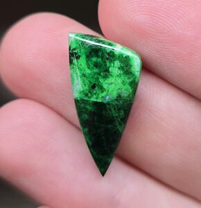 maw sit sit tear-shaped cabochon