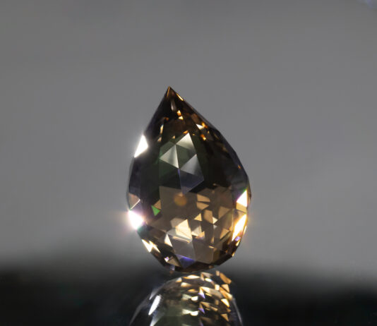 single briolette teardrop gemstone cut with the snake drop pattern