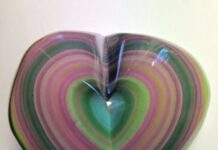 Mexican obsidian carved heart