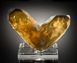 Japan Law twinned citrine quartz