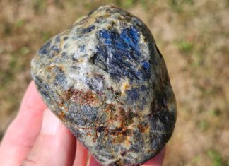 labradorite-in-riverbed