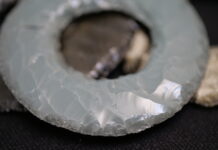Gemstone Fractures: Cleavage, Parting & Identification obsidian with conchoidal gemstone fractures