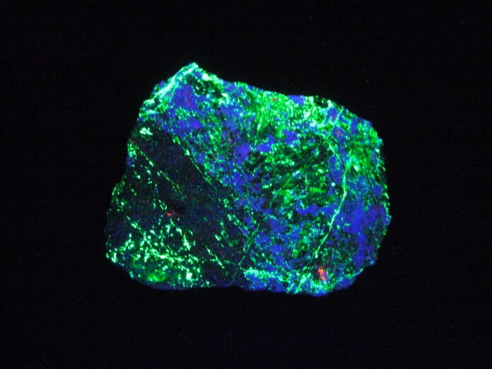 mineral properties fluorescence Under UV light, an otherwise drab rock colorfully glows from within because of its fluorescent mineral properties